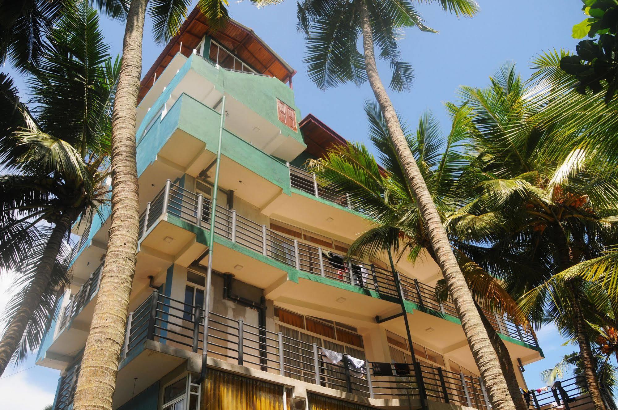 New Shangrela Beach Resort Амбаланґода Екстер'єр фото
